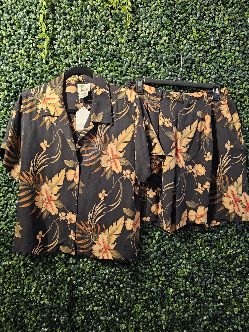Kula Kula Women’s Black Floral Pull-On Shorts - Tropical Print